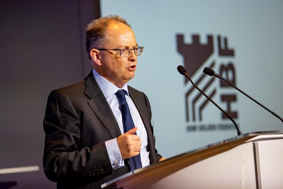 speaker at a lecturn