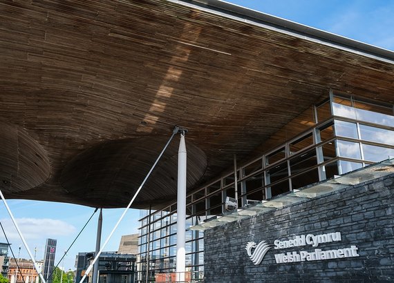 Senedd exterior